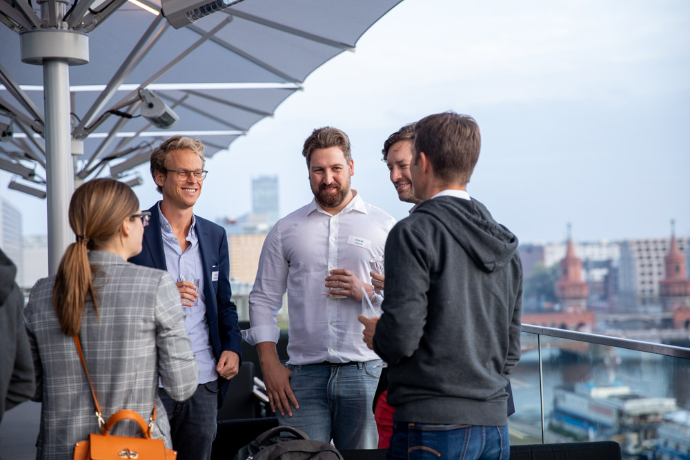 jara-lopez-ballonga-photography-berlin-event_startups_startup_Peter_Niederhauser_Carlo_Egle_Christopher_Kränzler_lengoo