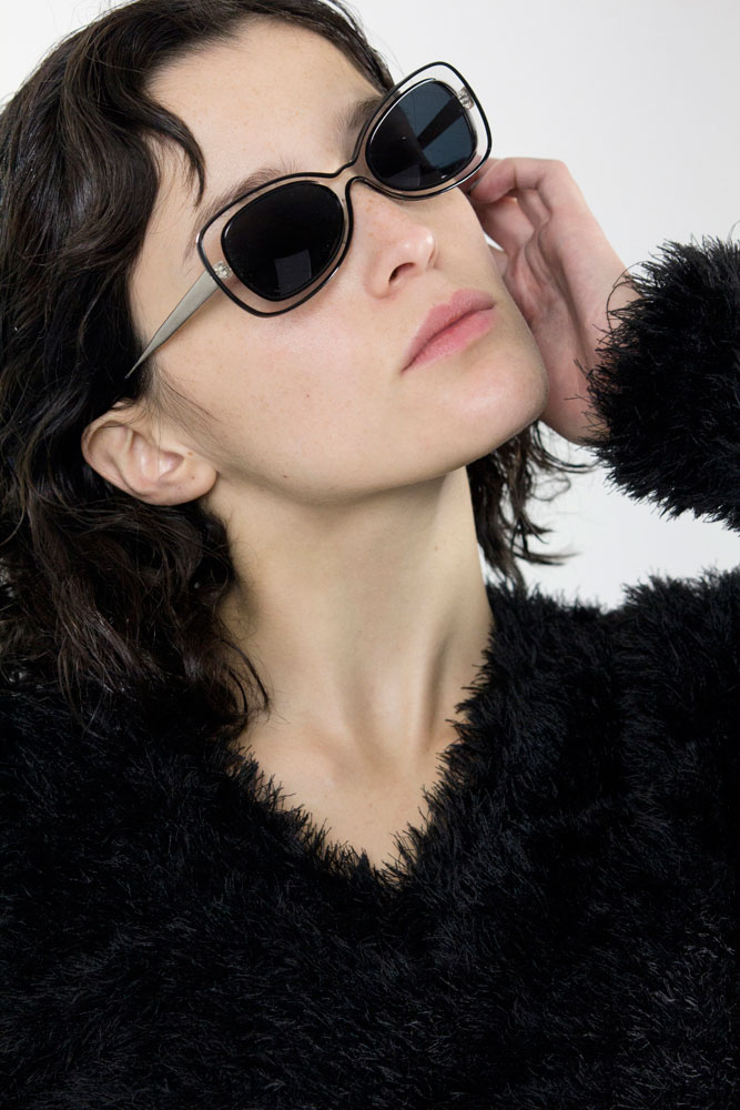 jara-lopez-ballonga-fashion-photography-berlin-glasses-black